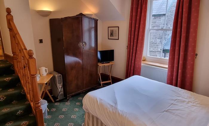 AB22 Ensuite Accommodation Craig y Nos Castle